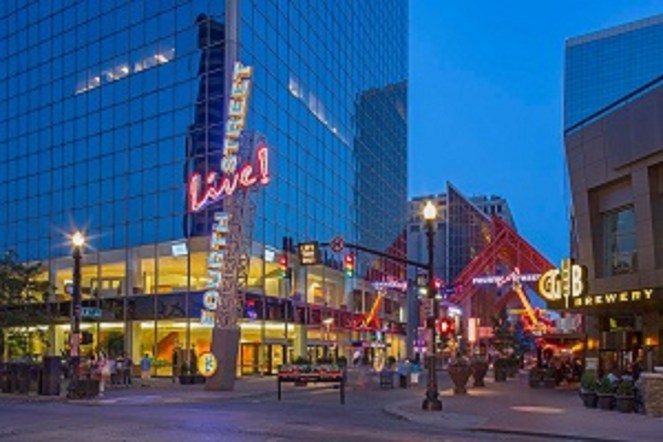 Louisville 4thStreet Live