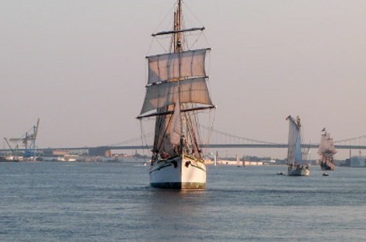 Maritime History Ecology and Recreation in Philadelphia and the Delaware&nbsp;River