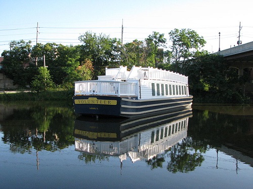 La salle canal boat